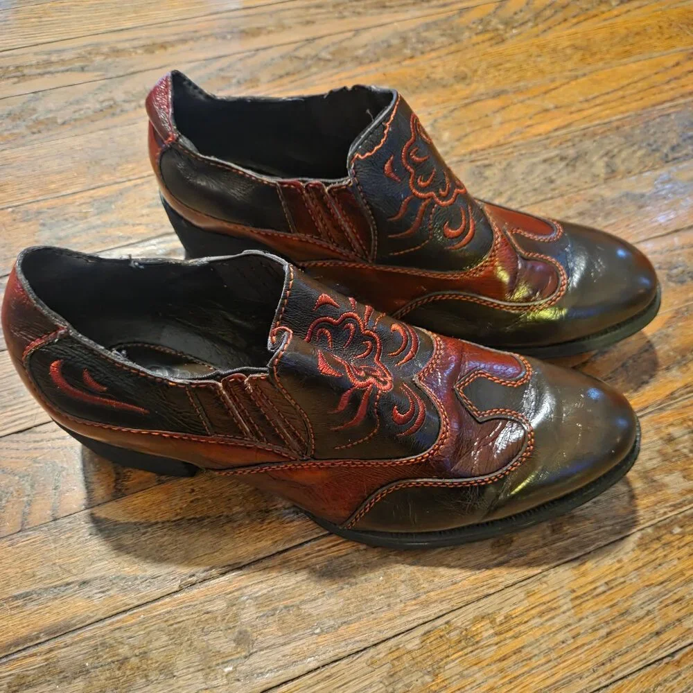 Born Leather Slip-On Shoes Men’s 8.5‎ Western Embroidered Leather Dress Shoes